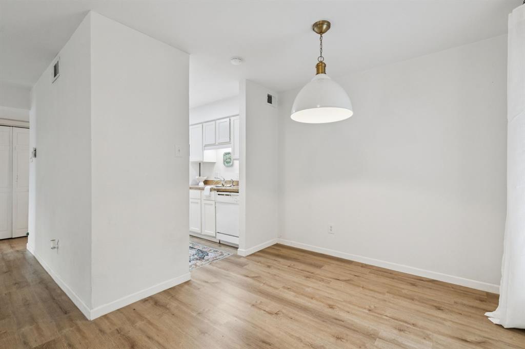 Oakhollow Condo - Residential