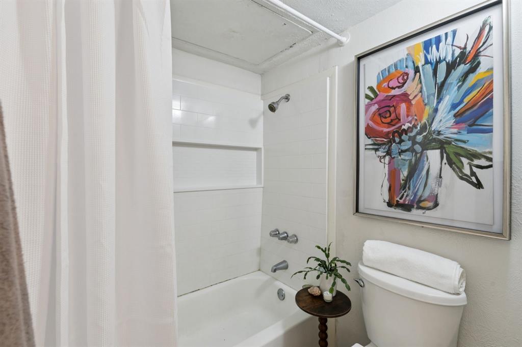 Oakhollow Condo - Residential