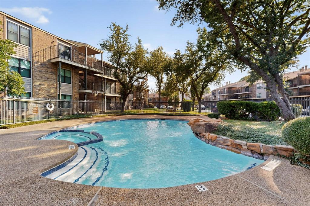 Oakhollow Condo - Residential