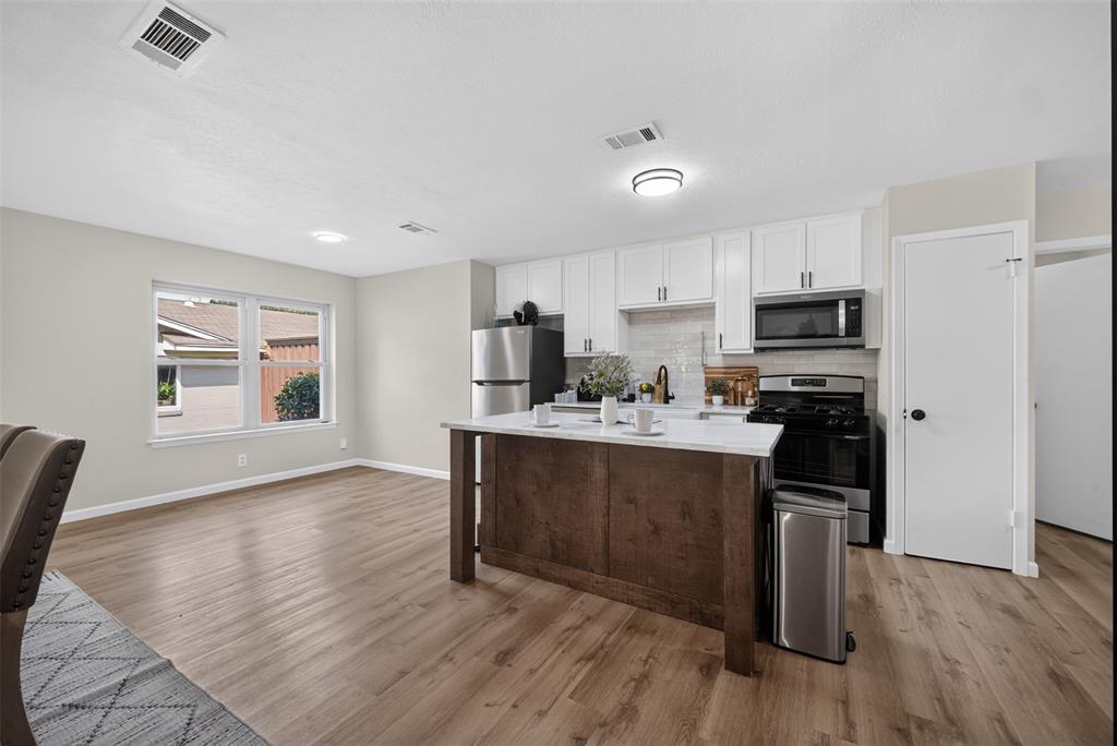 3919 Ridgeoak Way