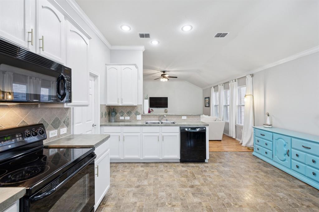 1009 Utopia Lane