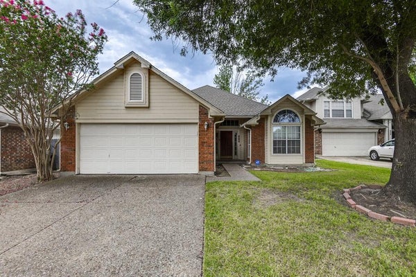 952 FRESHWOOD CT, ARLINGTON, TX 76017 - Image 2aa2ff8f2fe6714ad91f72ab1958a29c/3911446580