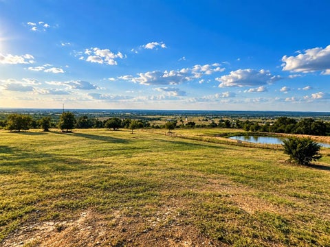 Photo of 215 La Cresta Lane, Mineral Wells, TX 76067 (MLS # 21385005)