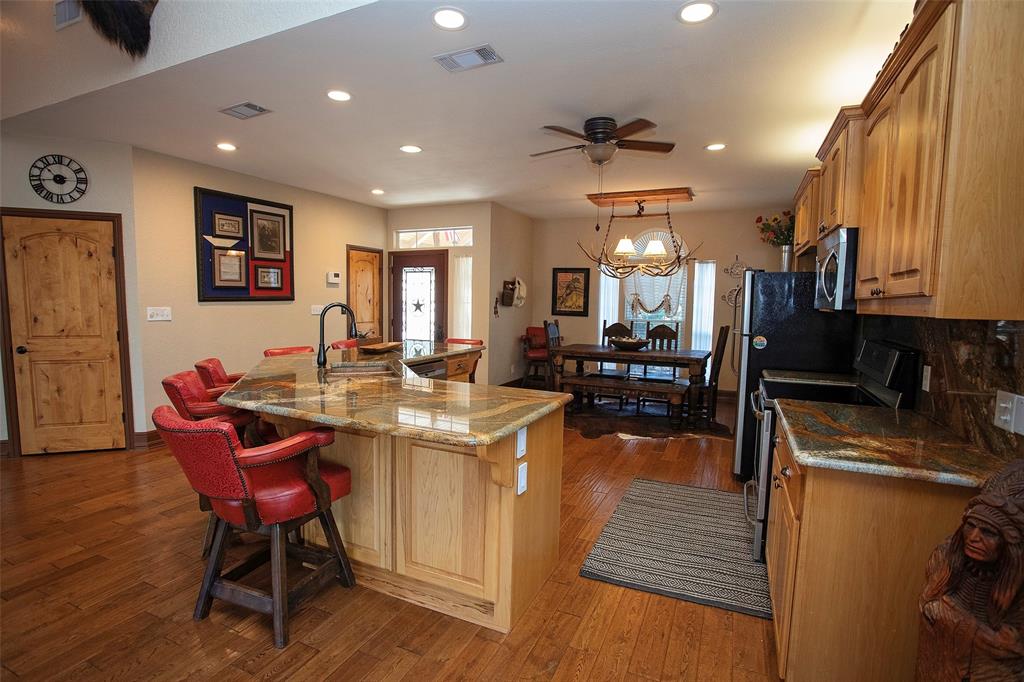 880 Cliffs Drive 2