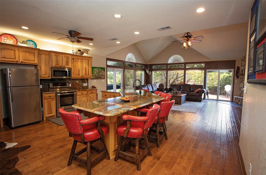 880 Cliffs Drive 2