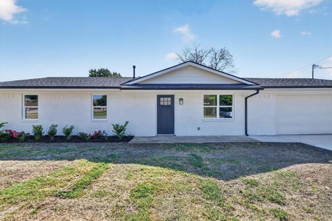Tiny photo for 900 S 3rd Street, Sanger, TX 76266 (MLS # 21341216)