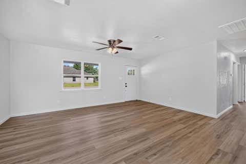 Tiny photo for 900 S 3rd Street, Sanger, TX 76266 (MLS # 21341216)