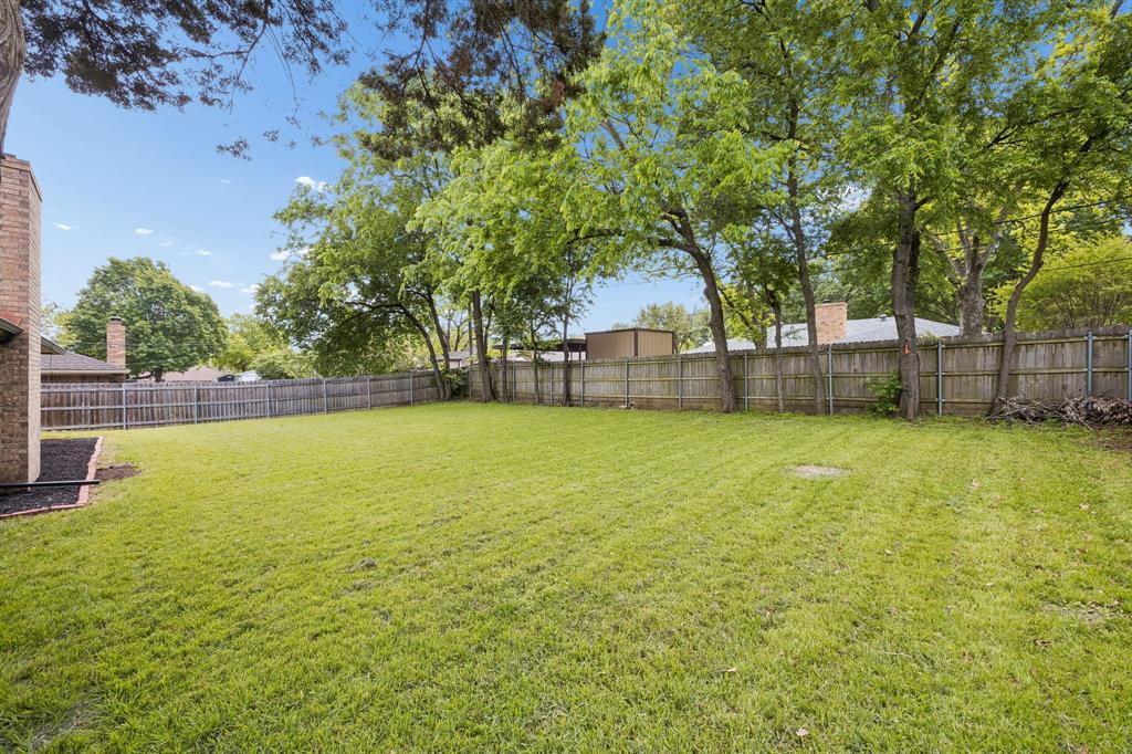 232 NE Shady Oaks Drive