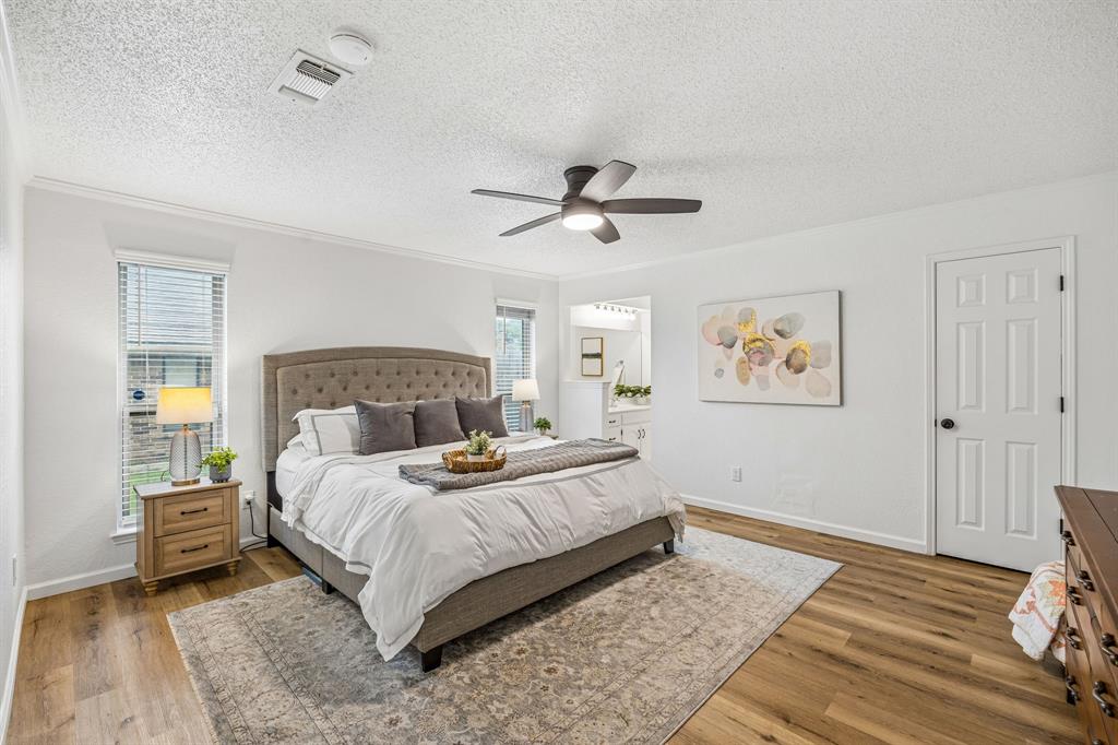 232 NE Shady Oaks Drive