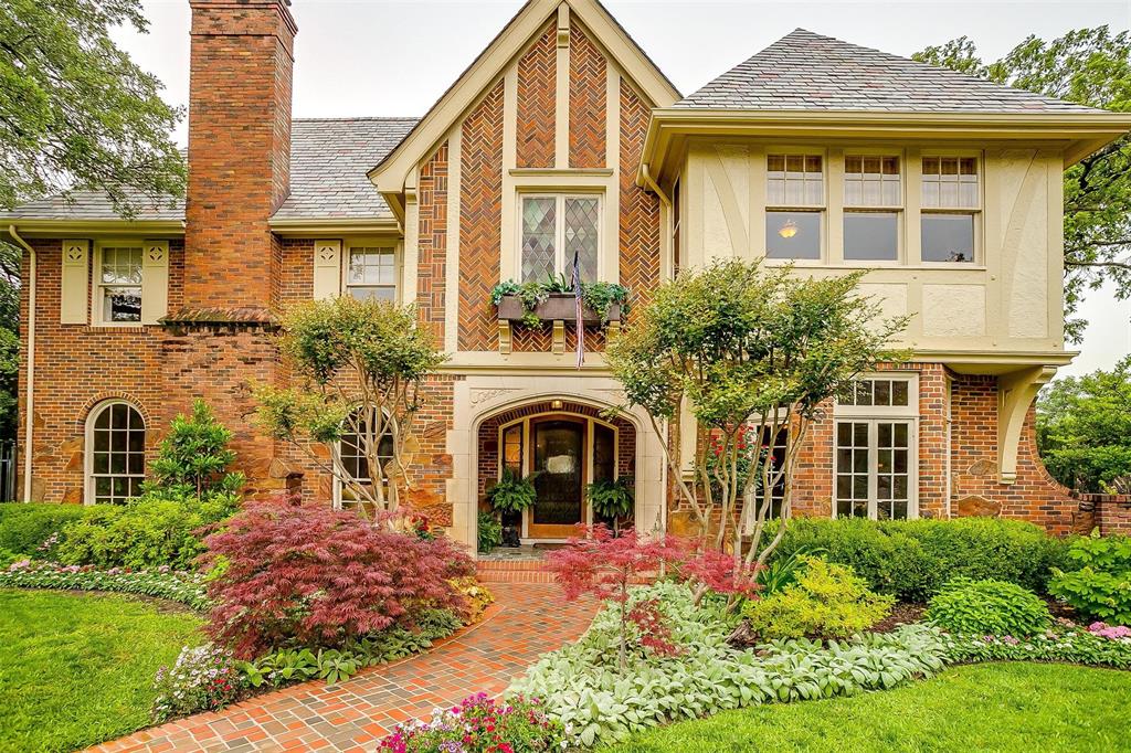 2424 Medford Court W