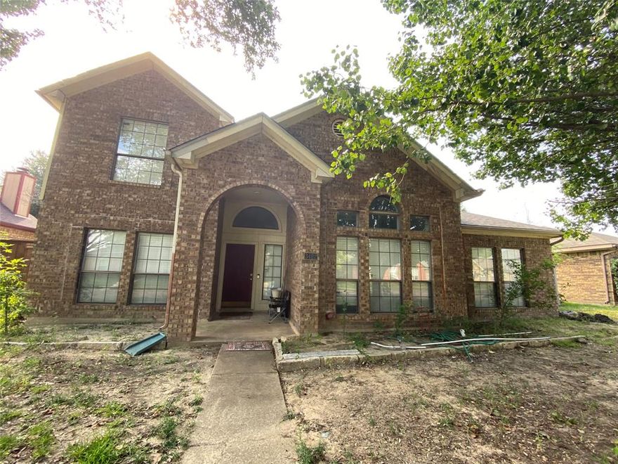 LOCATION,LOCATION,THIS BEAUTY OFFERS 4 BEDR0OMS AND 3 AND HALF BATH,WITH PLANTY OF SPACE FOR A BIG FAMILY OR SMALL FAMILY LOOKING TO GROW,THE HUGE KITCHEN WITH CUSTOM MEADE CABINETS AND A ISLAND ARE READY FOR THOSE FAMILY COOKING ,THE BIG LIVING ROOM WITH A WOOD FIREPLACE IS READY FOR FAMILY TIME,ALL THE HOUSE IS READY TO MAKE IT YOUR DREAM HOME,DON'T LET THIS ONE GO BY.
