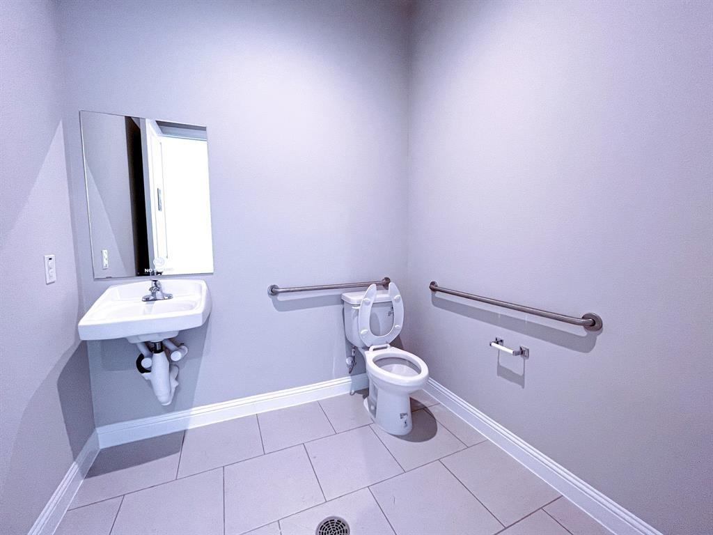 Auburn Hills - Commercial Lease