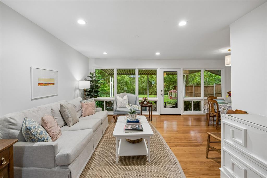 6418 Dunstan Lane