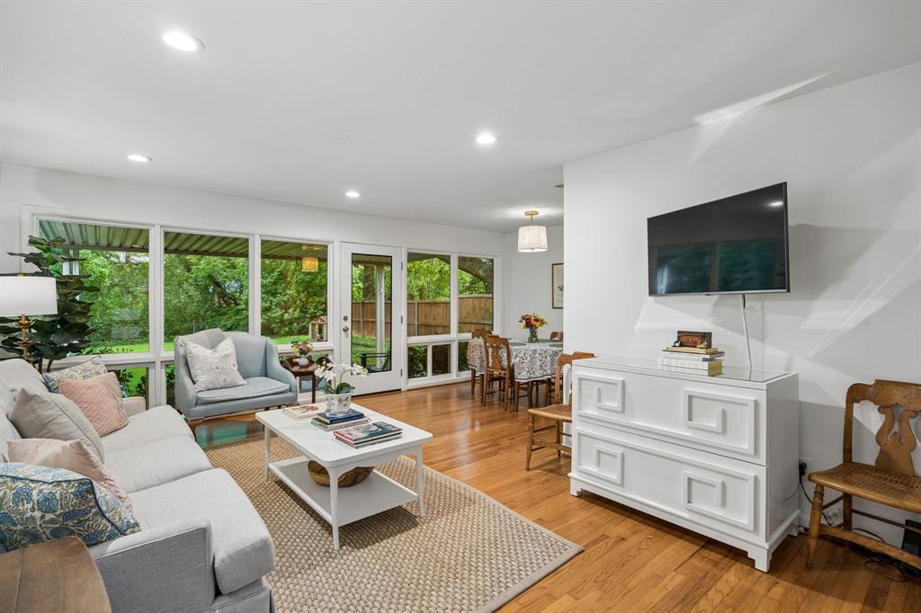 6418 Dunstan Lane