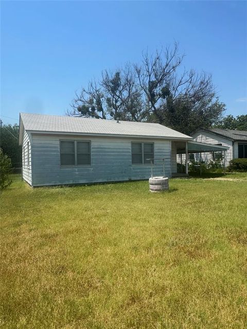 Property photo of 106 Benton Street, Nocona, TX 76255