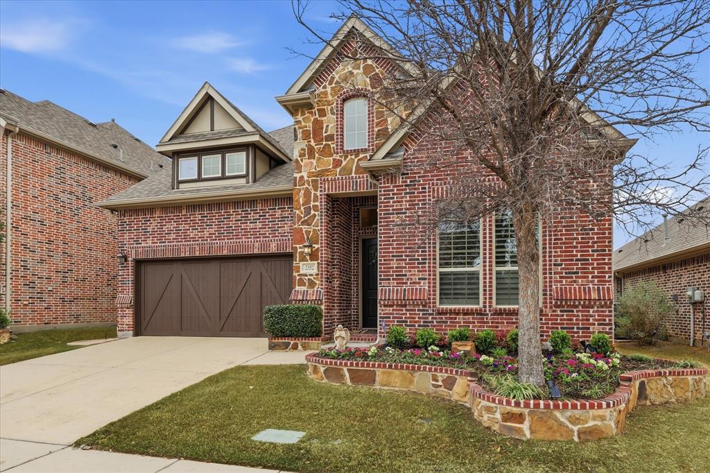 2352 Stallion Street