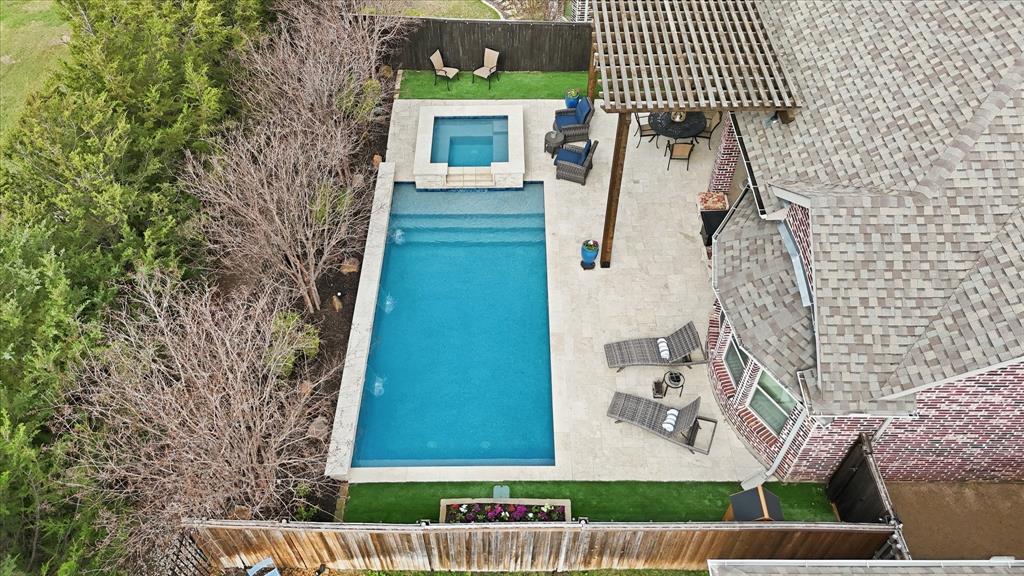 2352 Stallion Street