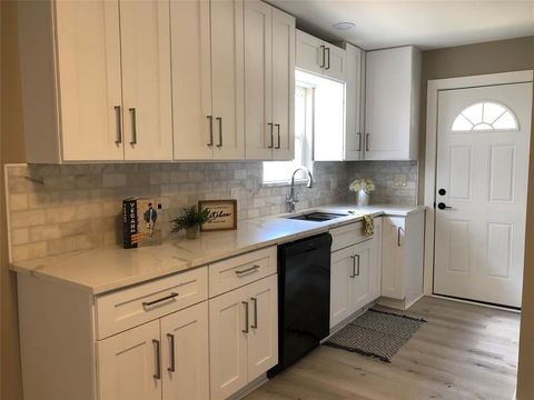 504 E Mason Street Fort Worth TX 76110