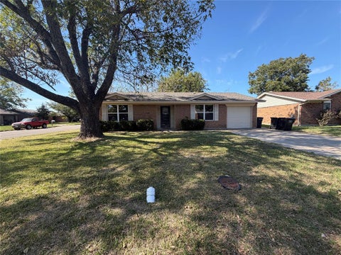 Photo of 6728 Wren Drive, Greenville, TX 75402 (MLS # 21422229)