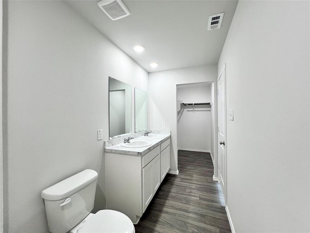 Treaty Oaks - Residential Lease