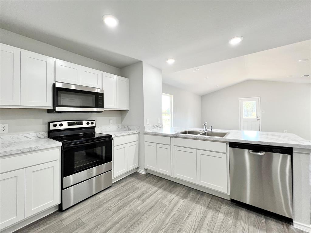 Treaty Oaks - Residential Lease