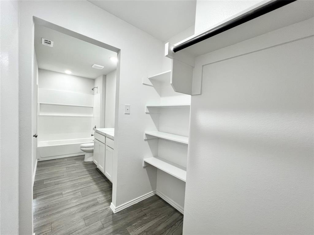 Treaty Oaks - Residential Lease