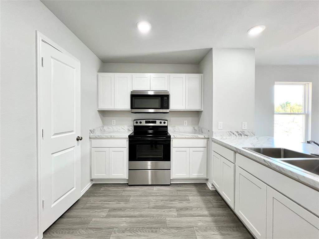 Treaty Oaks - Residential Lease