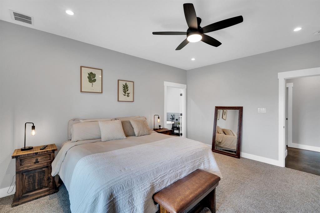 Sellers offering 15K Concessions!Experience the perfect blend of count – image 9