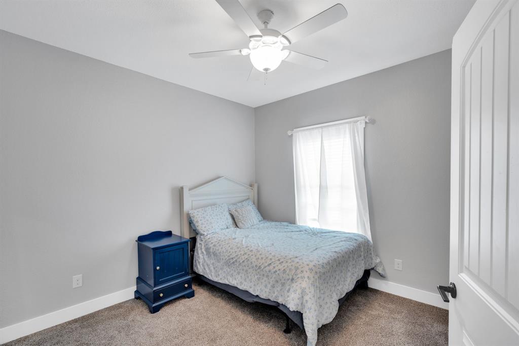 Sellers offering 15K Concessions!Experience the perfect blend of count – image 19
