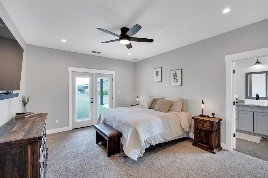 Sellers offering 15K Concessions!Experience the perfect blend of count – image 8