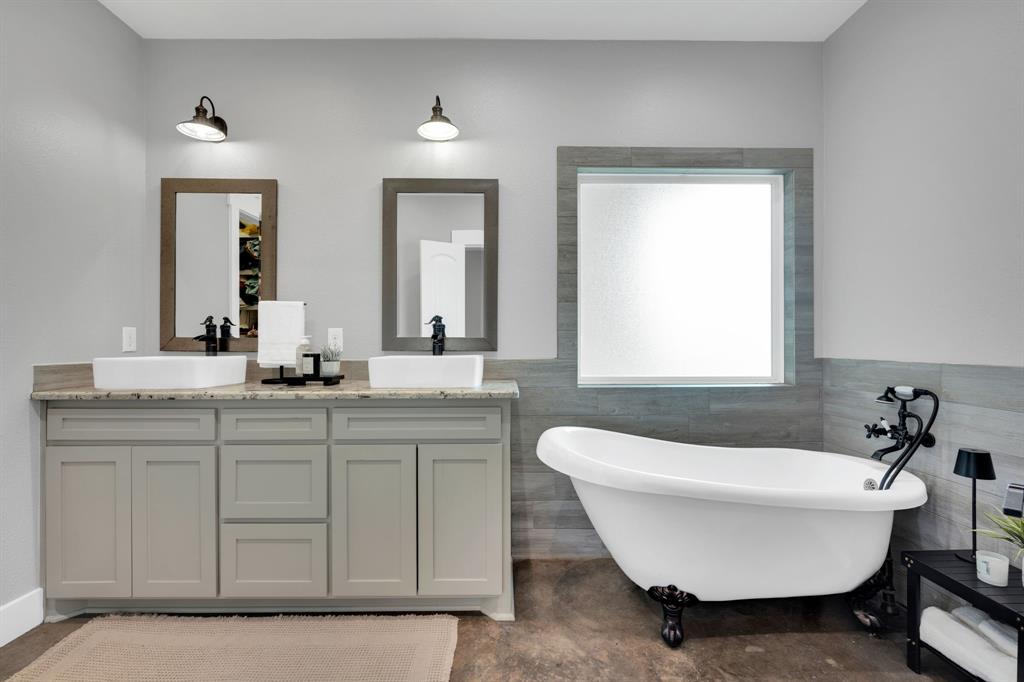 Sellers offering 15K Concessions!Experience the perfect blend of count – image 10