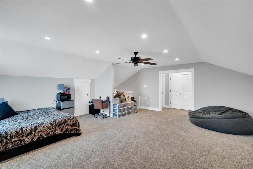 Sellers offering 15K Concessions!Experience the perfect blend of count – image 25