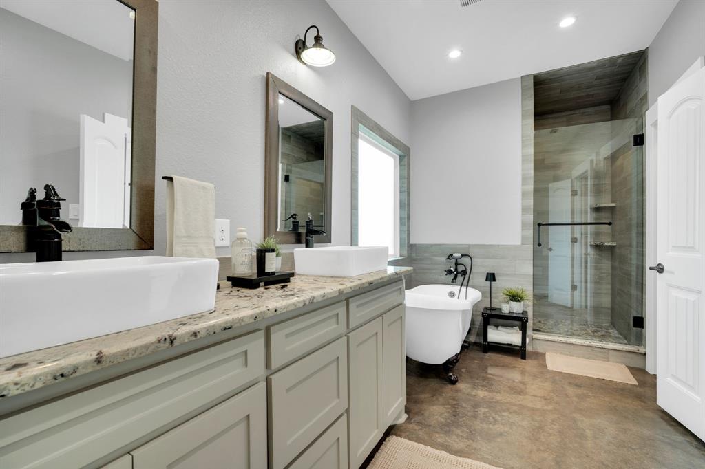 Sellers offering 15K Concessions!Experience the perfect blend of count – image 12