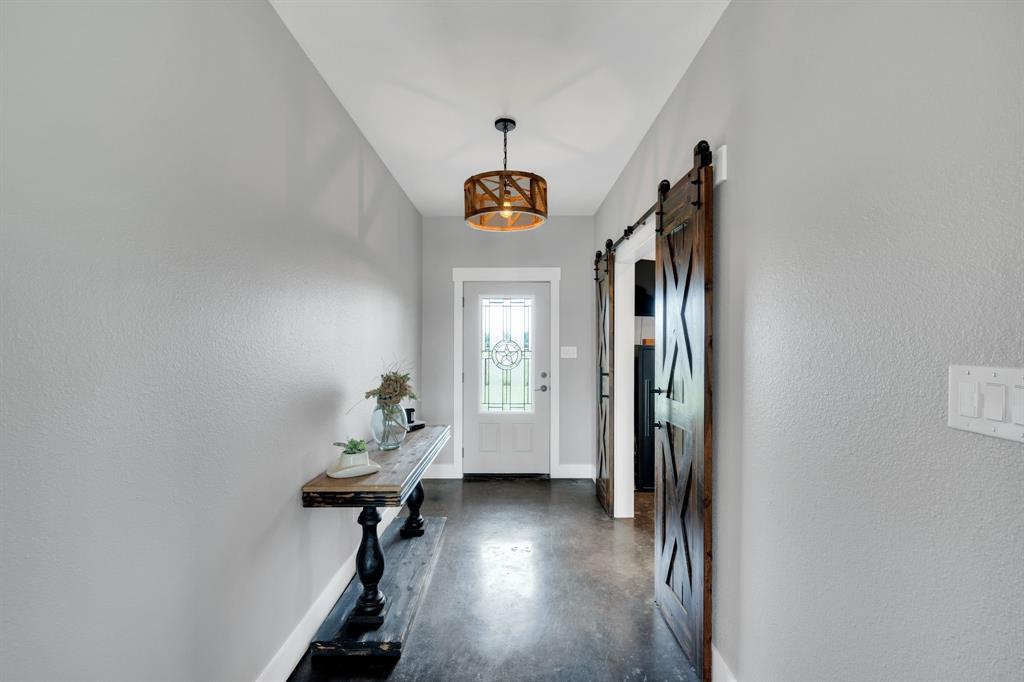 Sellers offering 15K Concessions!Experience the perfect blend of count – image 27