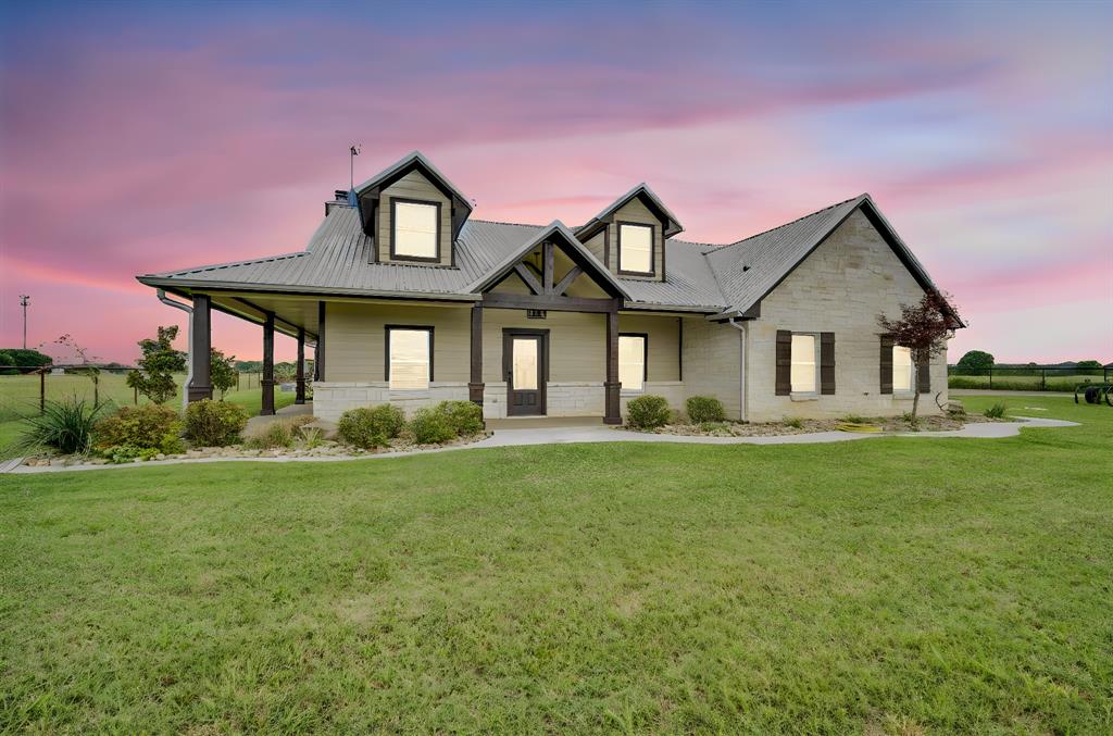 Sellers offering 15K Concessions!Experience the perfect blend of count – image 2
