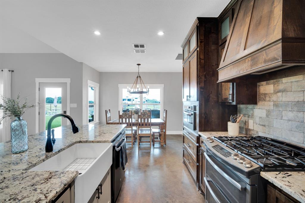 Sellers offering 15K Concessions!Experience the perfect blend of count – image 28