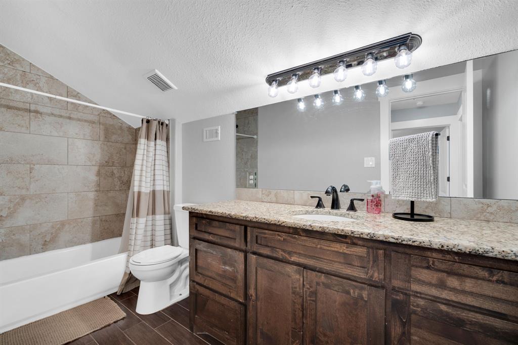 Sellers offering 15K Concessions!Experience the perfect blend of count – image 22