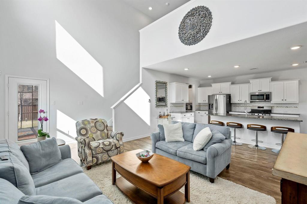 2180 Miramar Drive