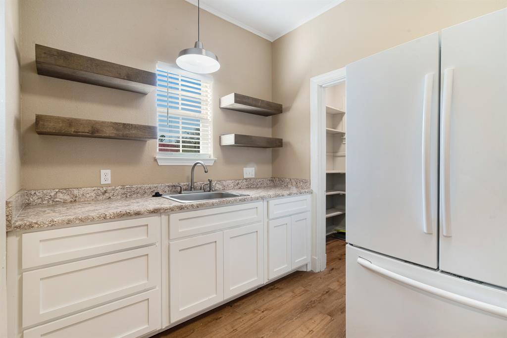 City Of Paris - Commercial Sale