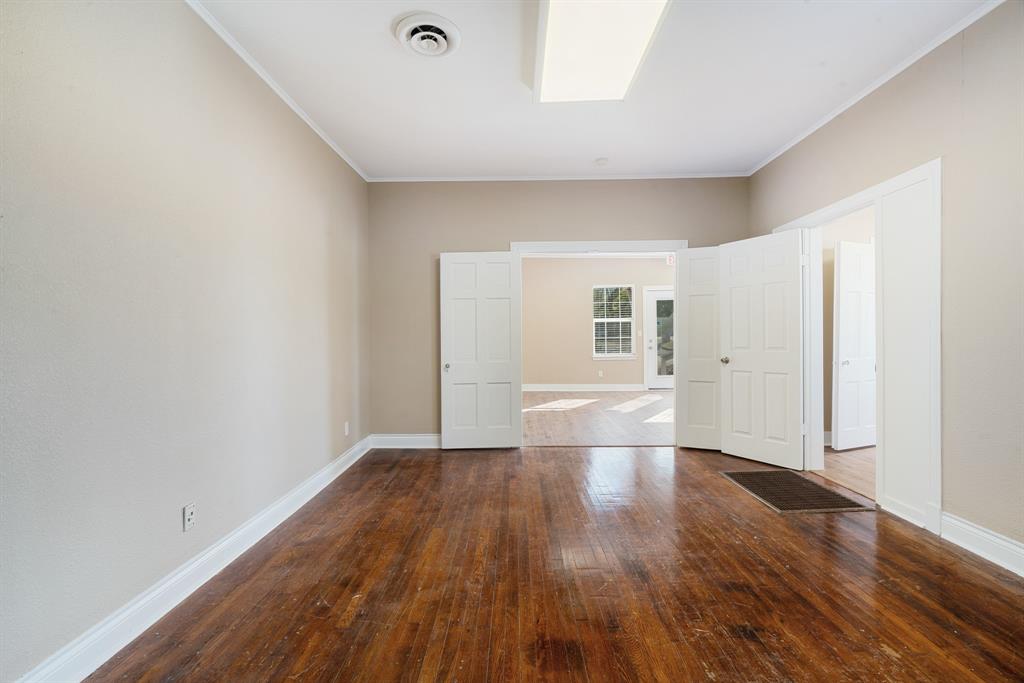 City Of Paris - Commercial Sale