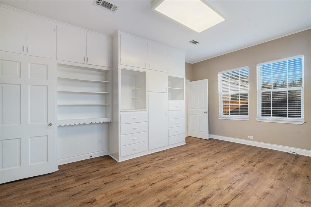 City Of Paris - Commercial Sale