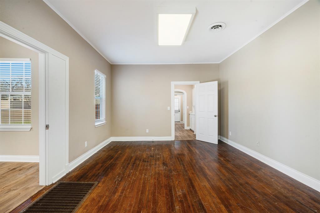 City Of Paris - Commercial Sale