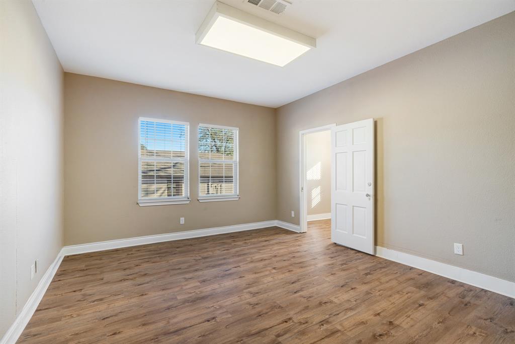 City Of Paris - Commercial Sale