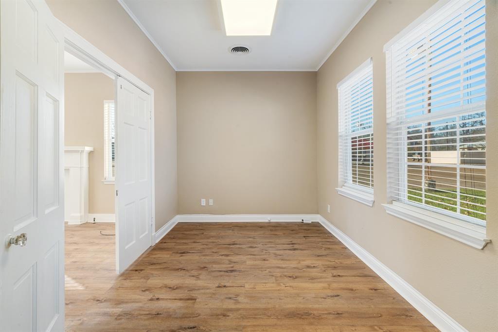 City Of Paris - Commercial Sale