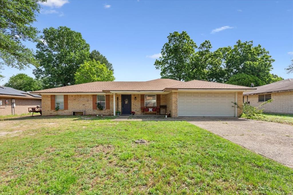 1004 Fairway Lane