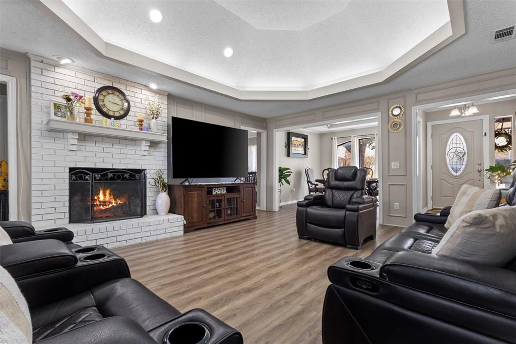 Photo of 1507 Sugar Creek Drive, Carrollton, TX 75007 (MLS # 21215248)