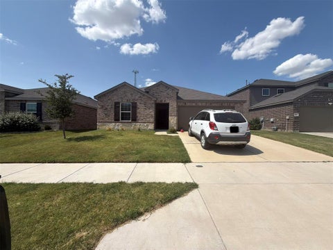 Photo of 804 Shire Avenue, Haslet, TX 76052 (MLS # 21327352)