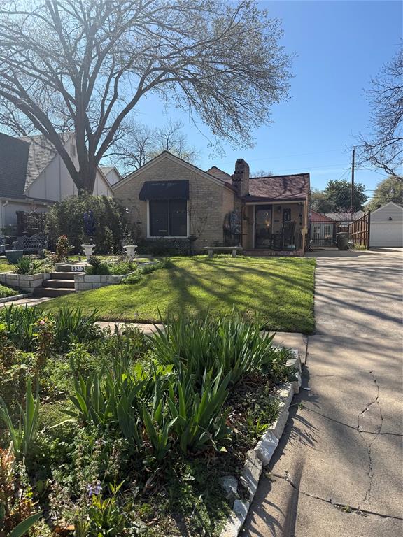 CHAMBERLAIN ARLINGTON HEIGHTS - Residential