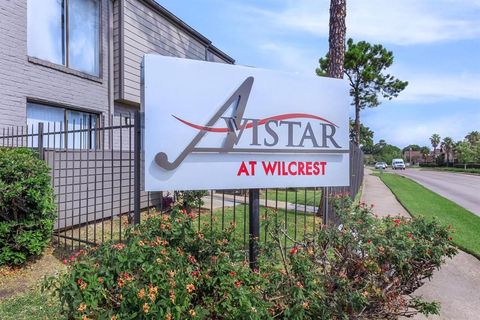 Photo of 1300 Wilcrest Drive #509, Houston, TX 77042 (MLS # 21253939)