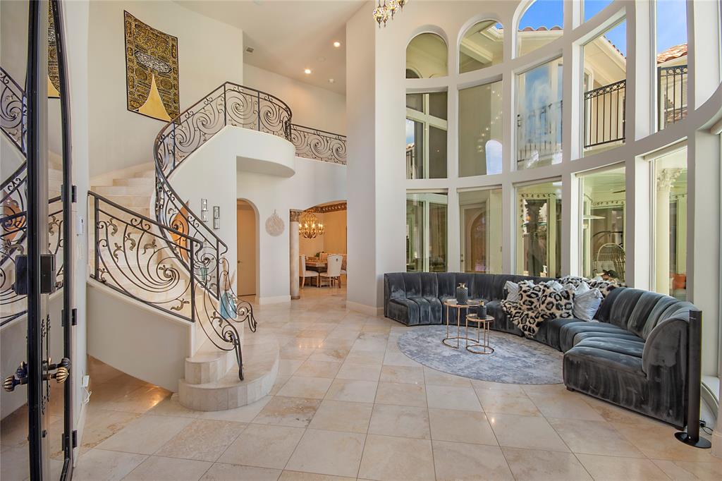 5008 Bellaire Drive